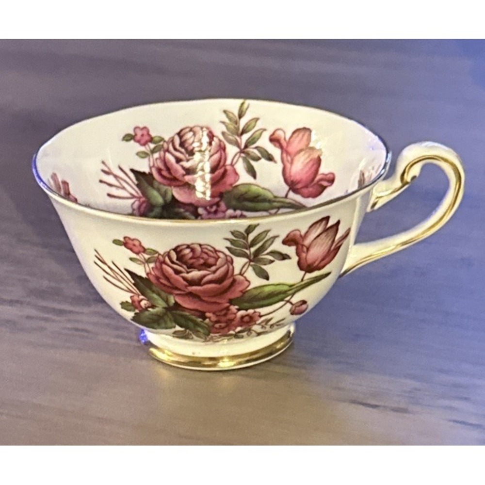 Royal Chelsea Tea Cup English Bone China Pink Roses Gold Trim